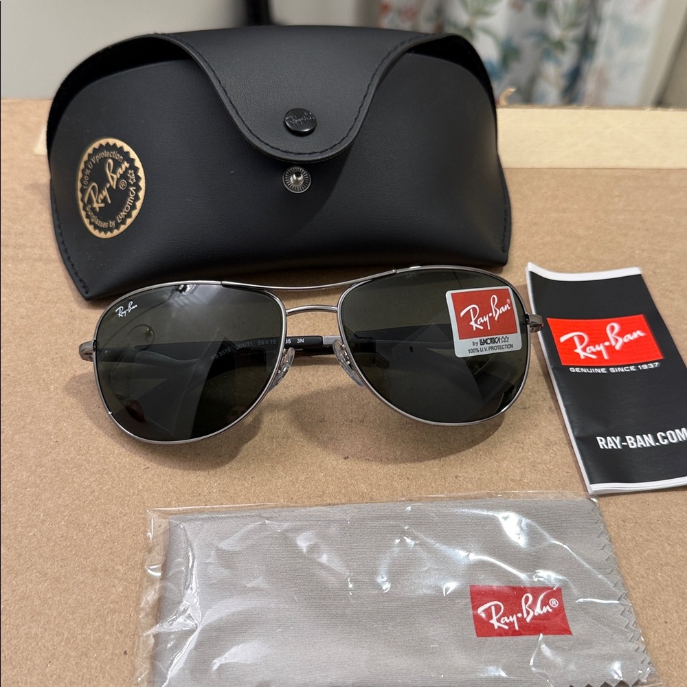 Ray-ban Sunglasses - Picture 10 of 10